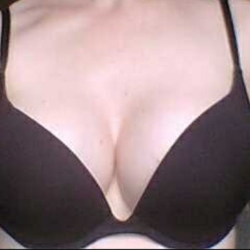 Jeannette - Echangiste à Vergeletto Profil de Jeannette, 33 ans, Echangiste à Vergeletto (Tessin)
